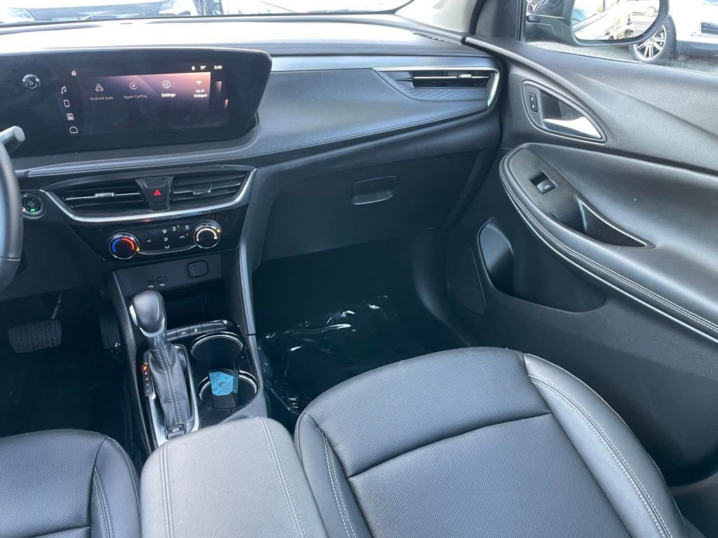 Used 2024 Buick Encore GX Sport Touring image 9