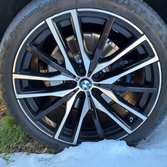 Used 2022 BMW X5 M50i image 19