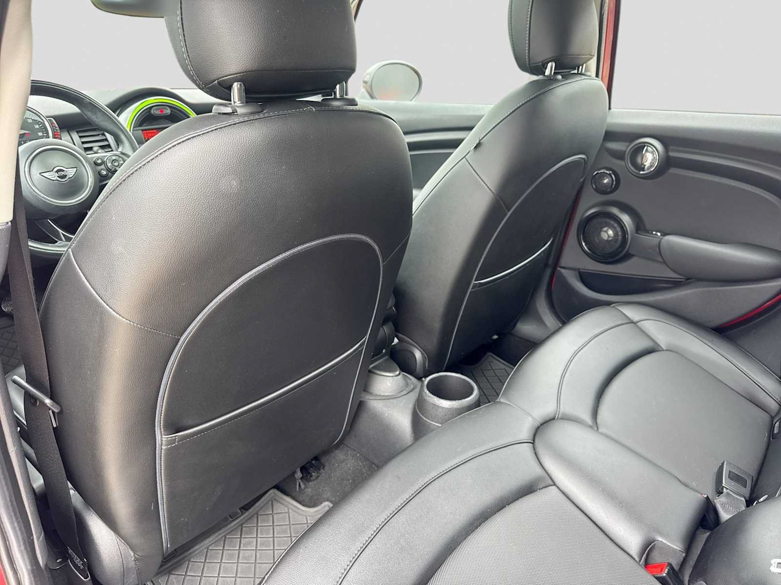 Used 2015 MINI Cooper 4-Door Hardtop FWD image 16