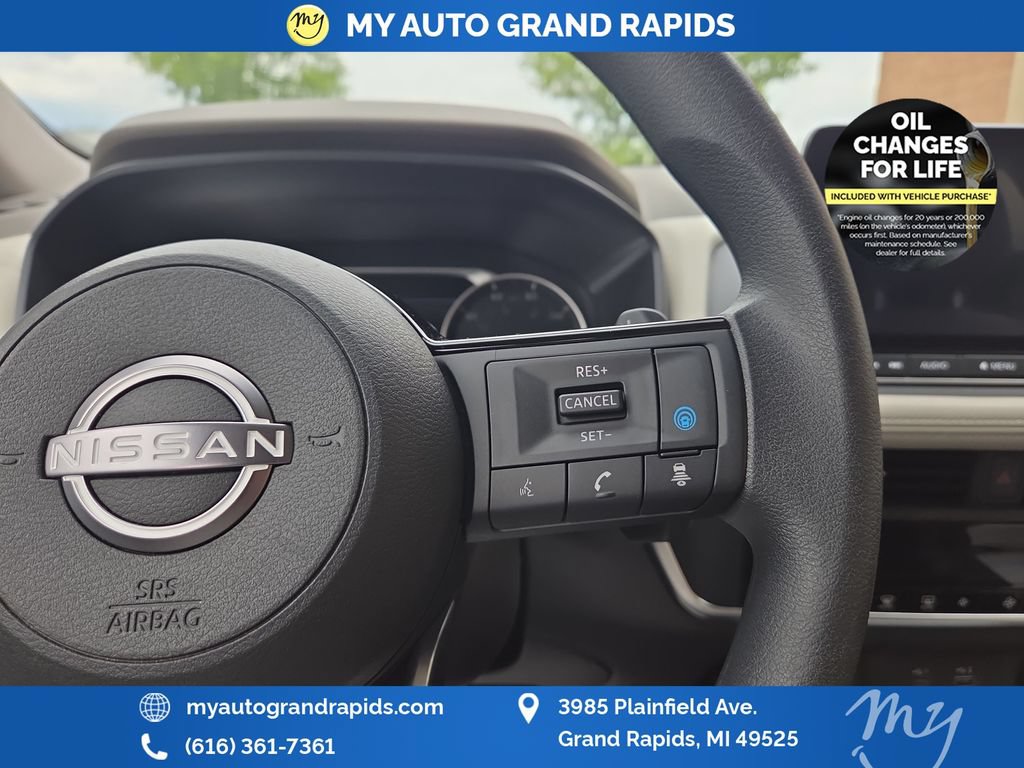 Used 2023 Nissan Rogue SV AWD/4WD image 16