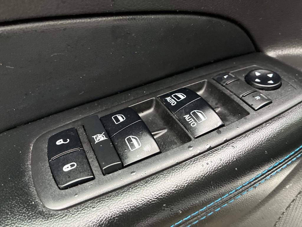 Used 2018 Jeep Grand Cherokee Laredo image 12