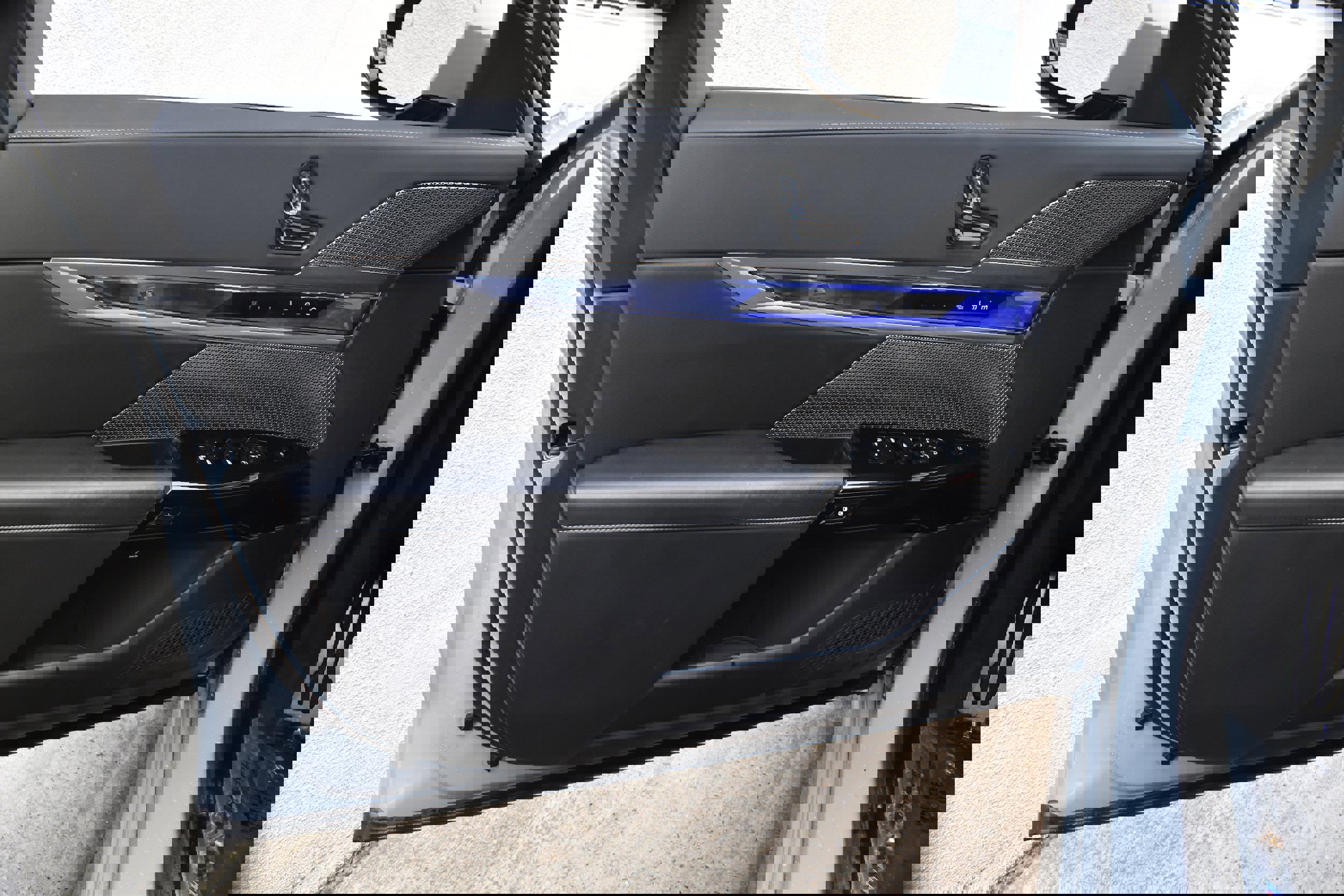 Used 2023 BMW i7 xDrive60 image 22