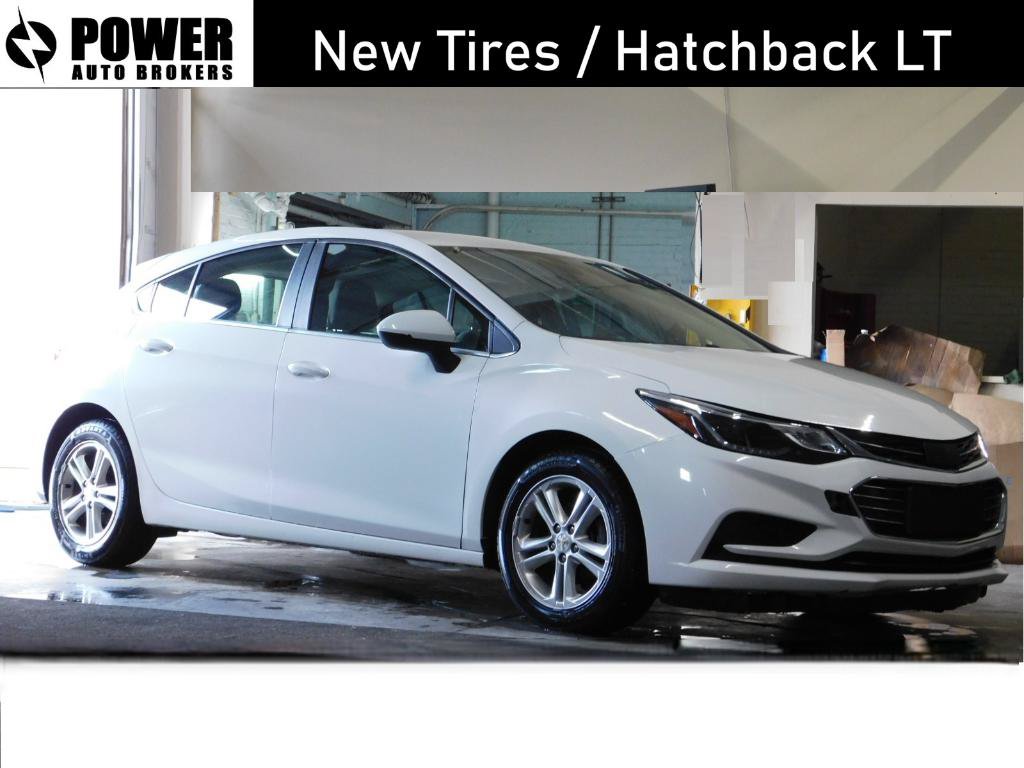 Used 2017 Chevrolet Cruze LT FWD image 1