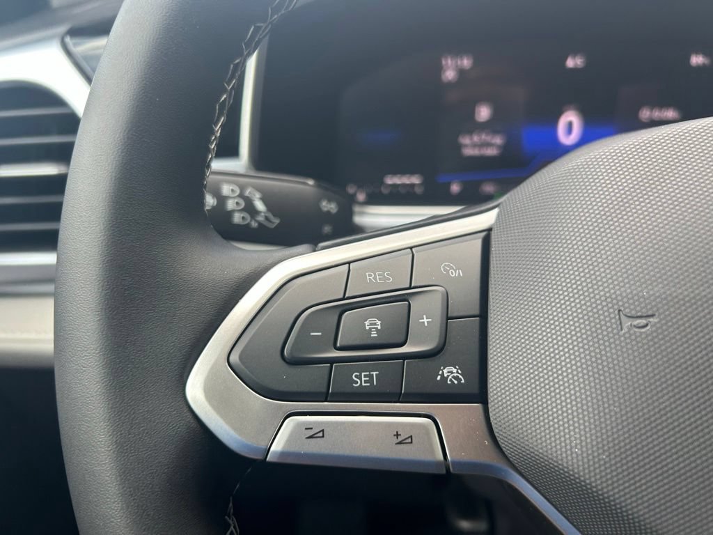 New 2026 Volkswagen Taos SE FWD image 20