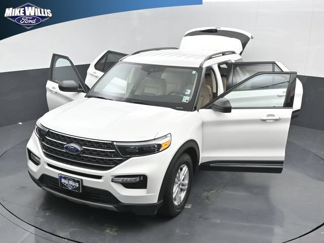 Used 2024 Ford Explorer XLT w/ Equipment Group 202A RWD image 26
