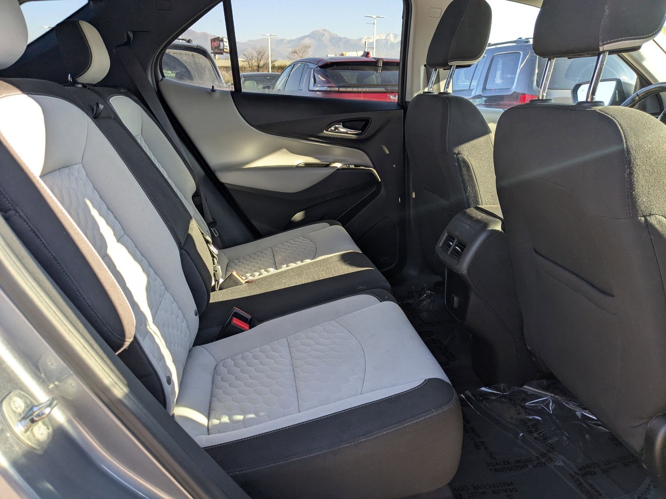 Used 2018 Chevrolet Equinox LT image 19