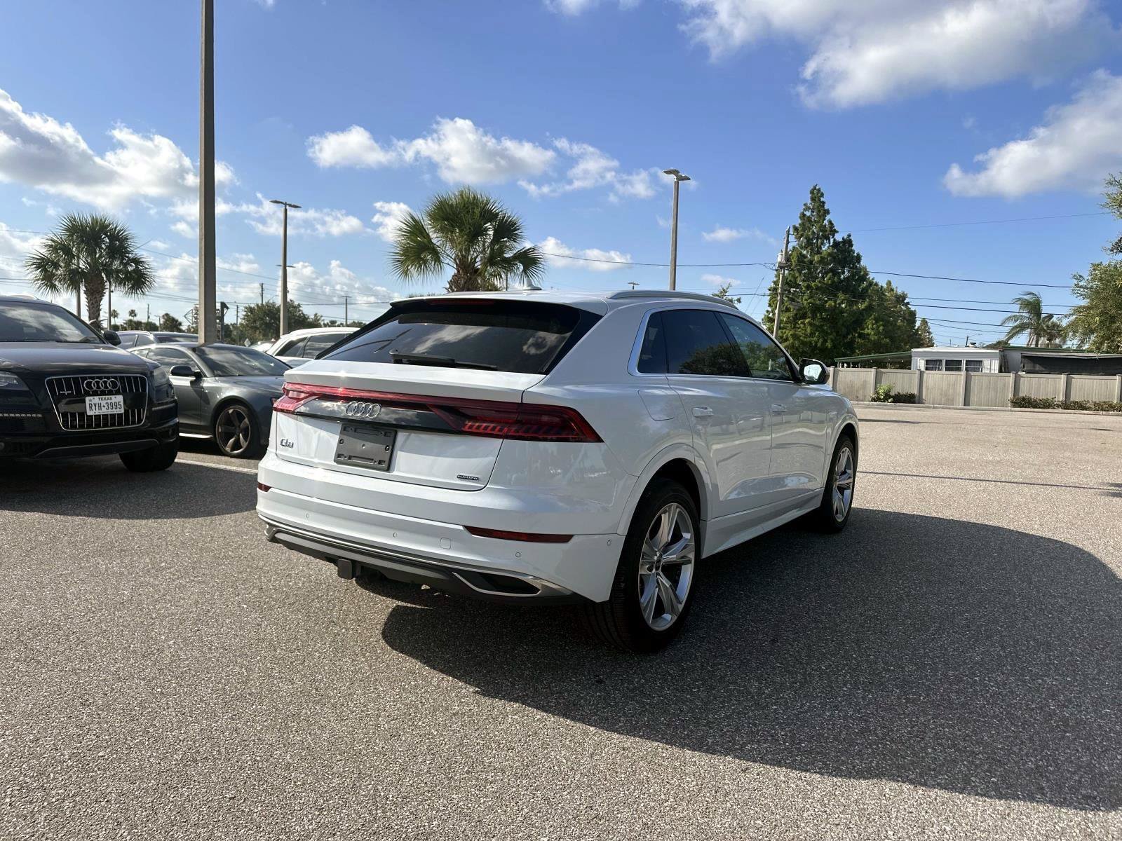 Used 2023 Audi Q8 Premium w/ Convenience Package AWD/4WD image 3