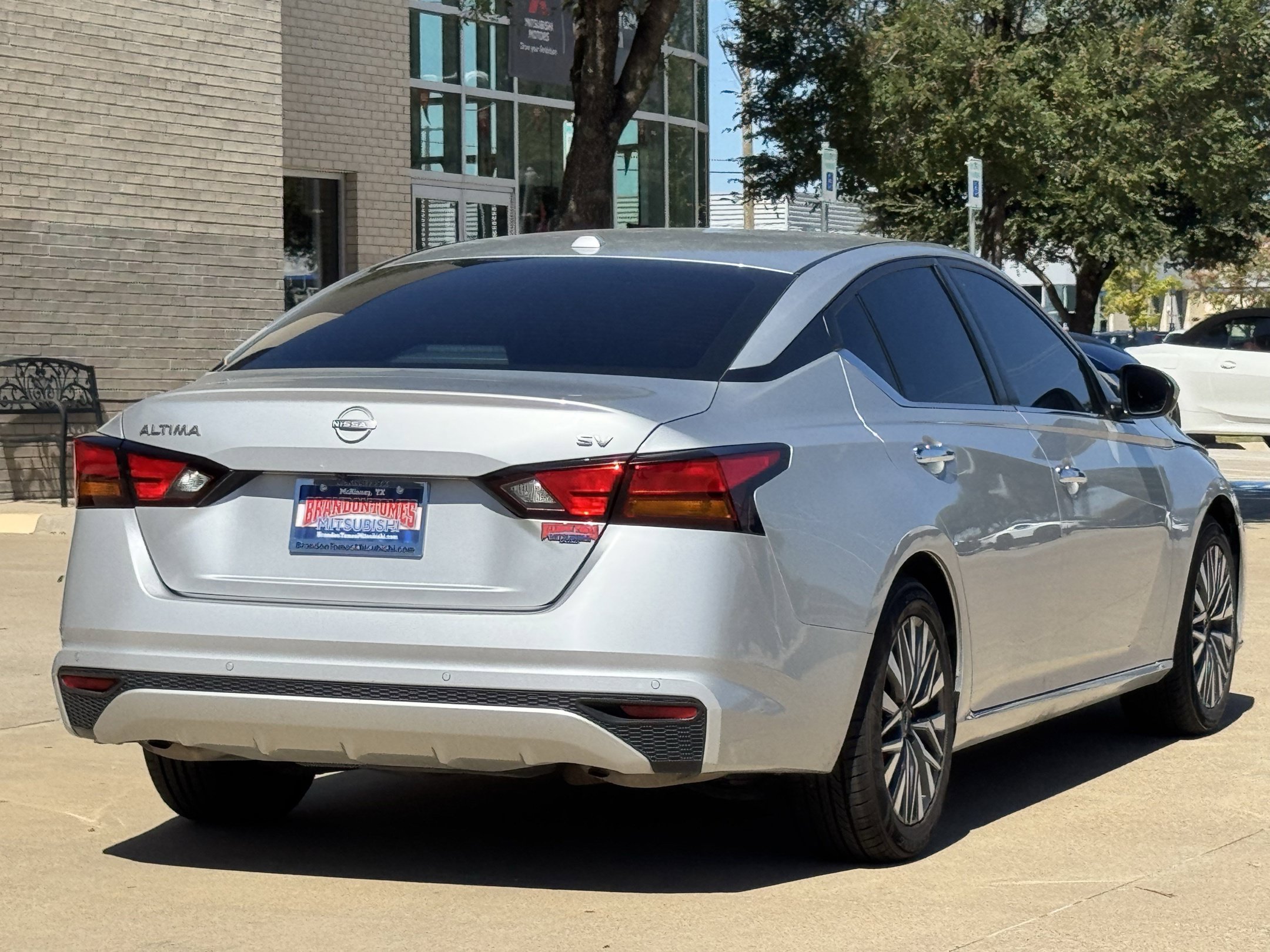 Used 2023 Nissan Altima 2.5 SV FWD image 4
