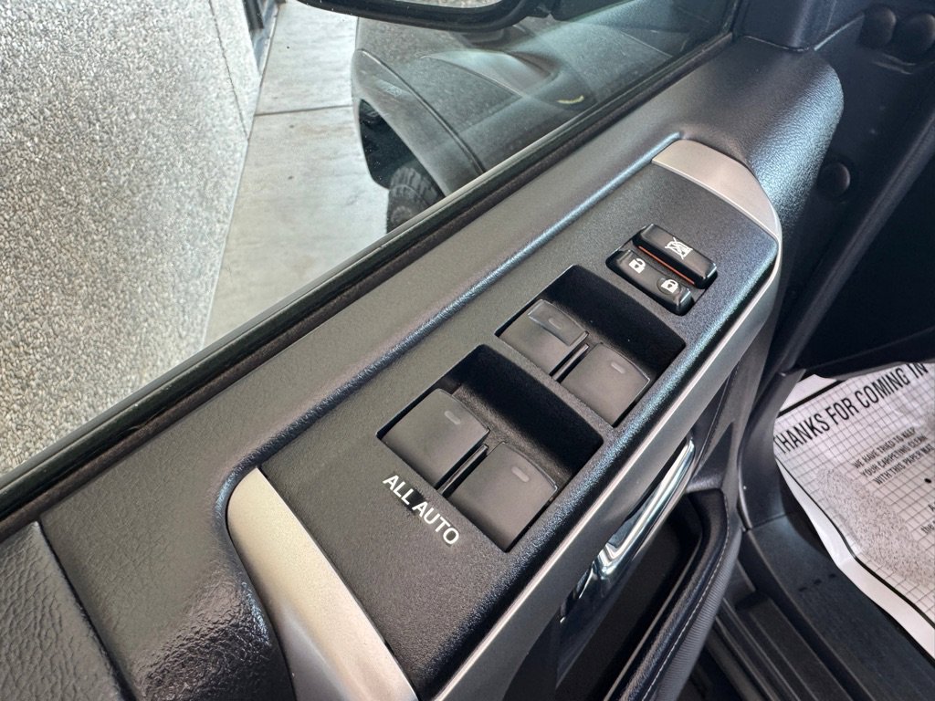 Used 2024 Toyota 4Runner SR5 Premium image 5