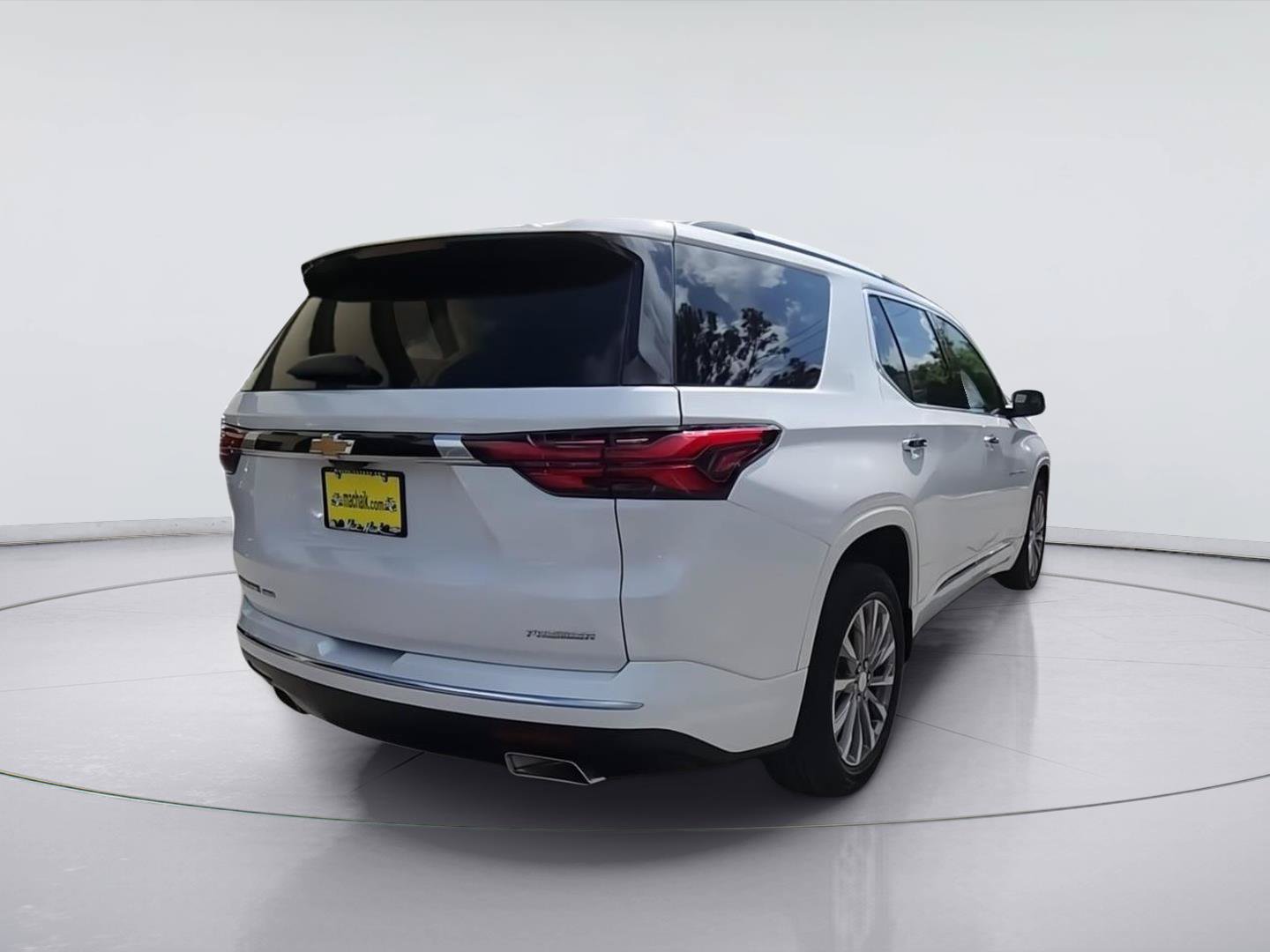 Used 2023 Chevrolet Traverse Premier AWD/4WD image 8