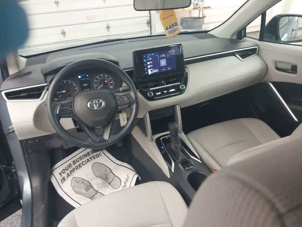 Used 2023 Toyota Corolla Cross L image 40