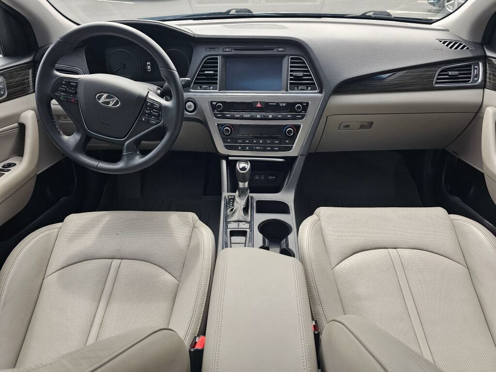 Used 2017 Hyundai Sonata Limited w/ Ultimate Package 04 FWD image 17