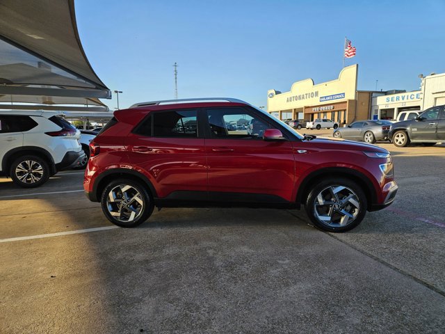 Used 2022 Hyundai Venue SEL w/ Cargo Package FWD image 4