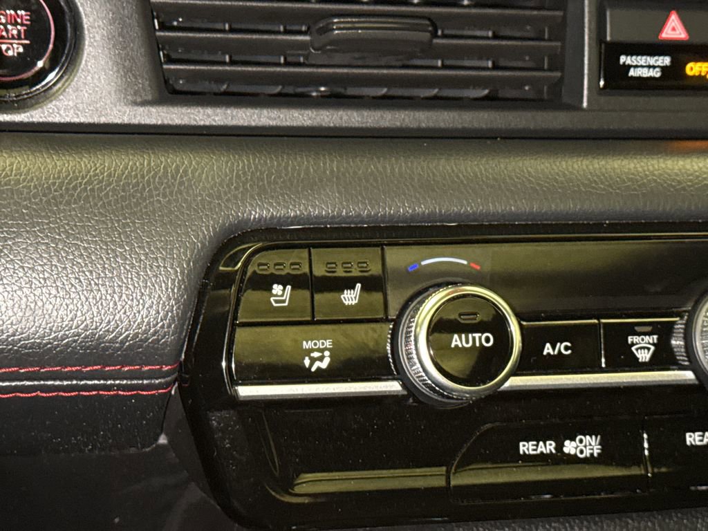 Certified 2025 Honda Pilot Black Edition image 28