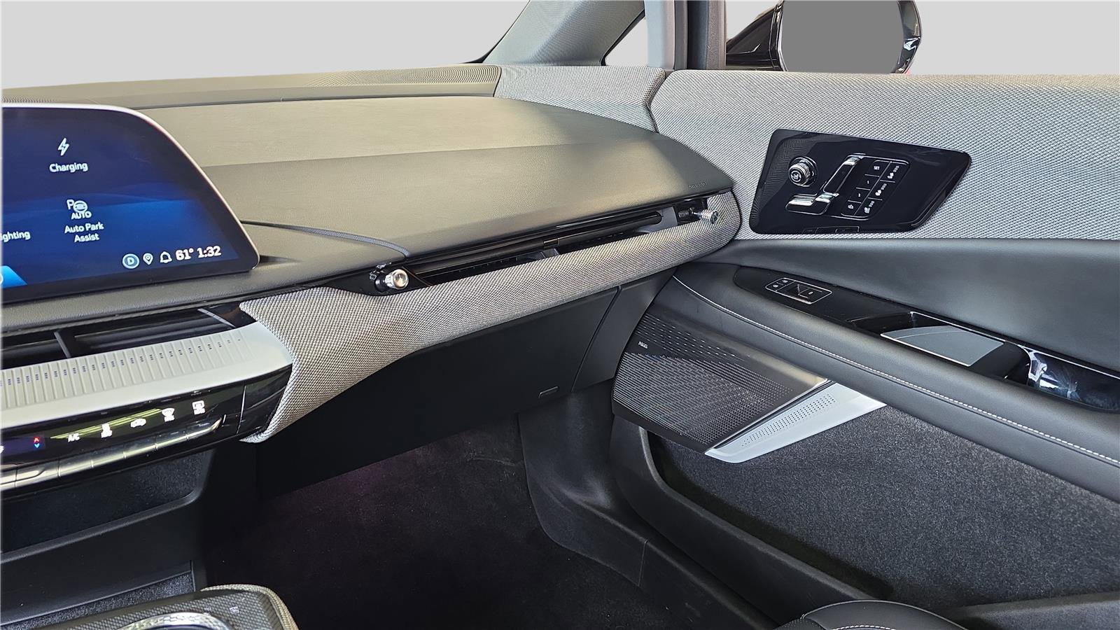 Used 2025 Cadillac Optiq Sport 2 w/ LPO, Floor Liner Package image 26