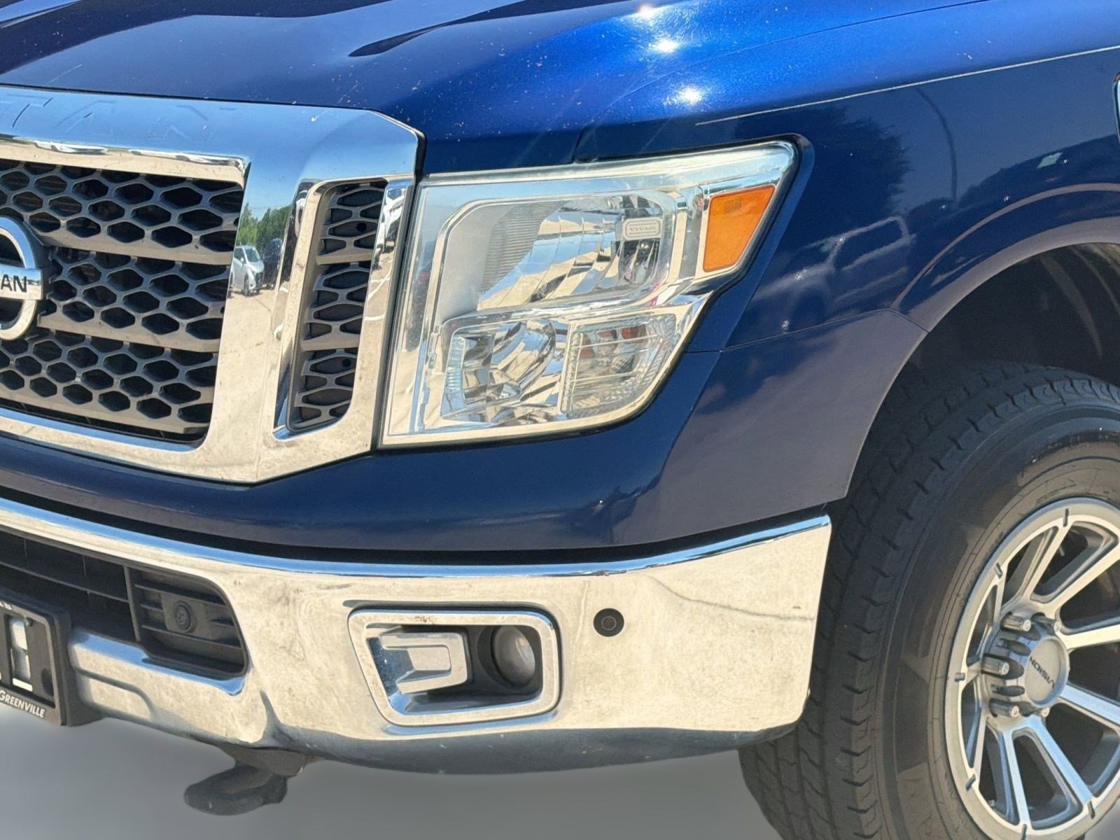 Used 2017 Nissan Titan SV RWD image 11