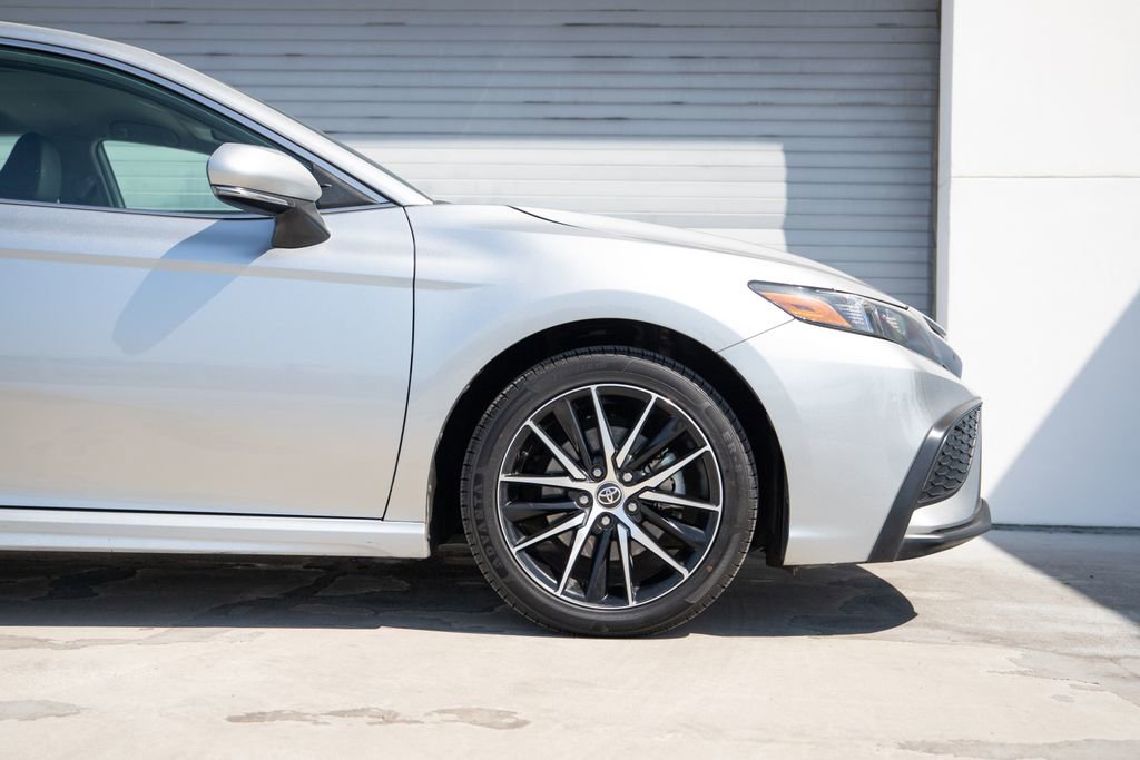 Used 2024 Toyota Camry SE FWD image 5