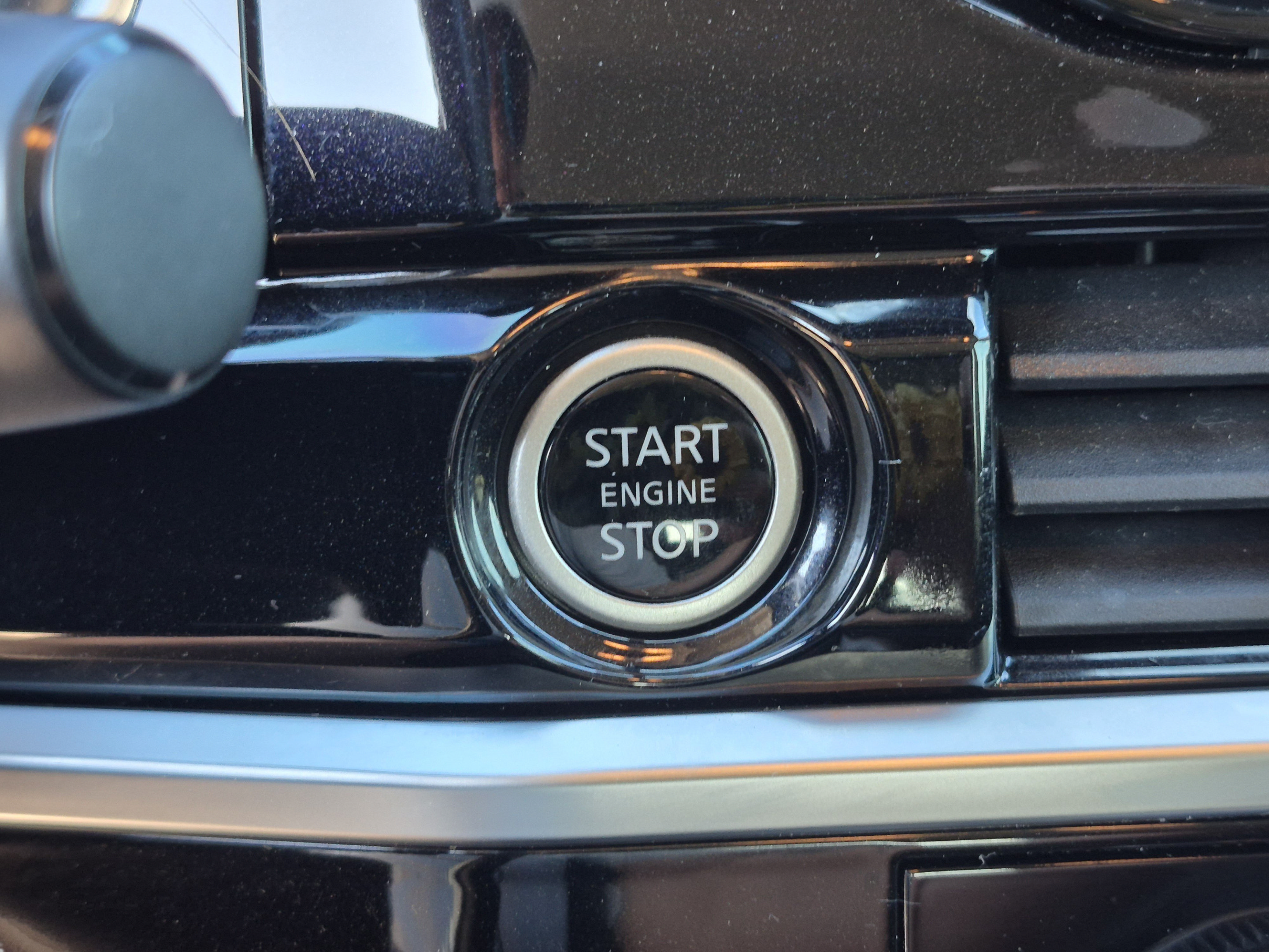 Certified 2022 Nissan Pathfinder SV FWD image 36
