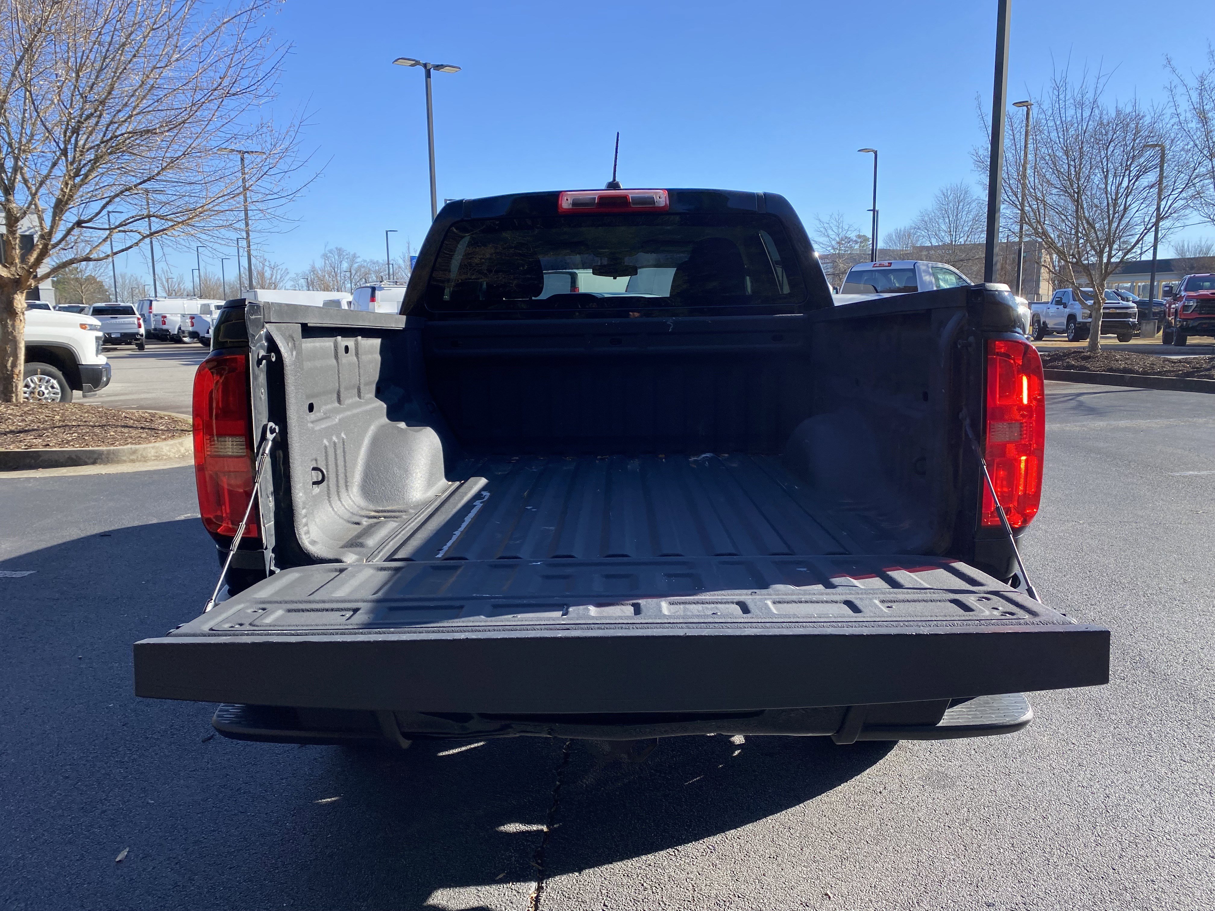 Used 2022 Chevrolet Colorado W/T w/ Custom Special Edition image 11