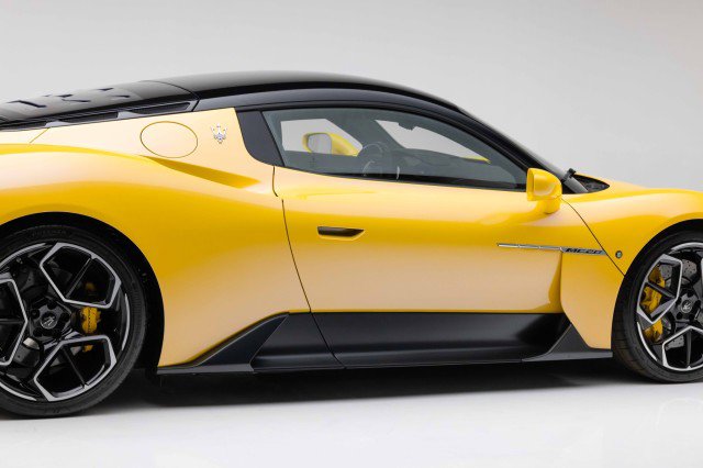 Used 2023 Maserati MC20 Coupe image 39