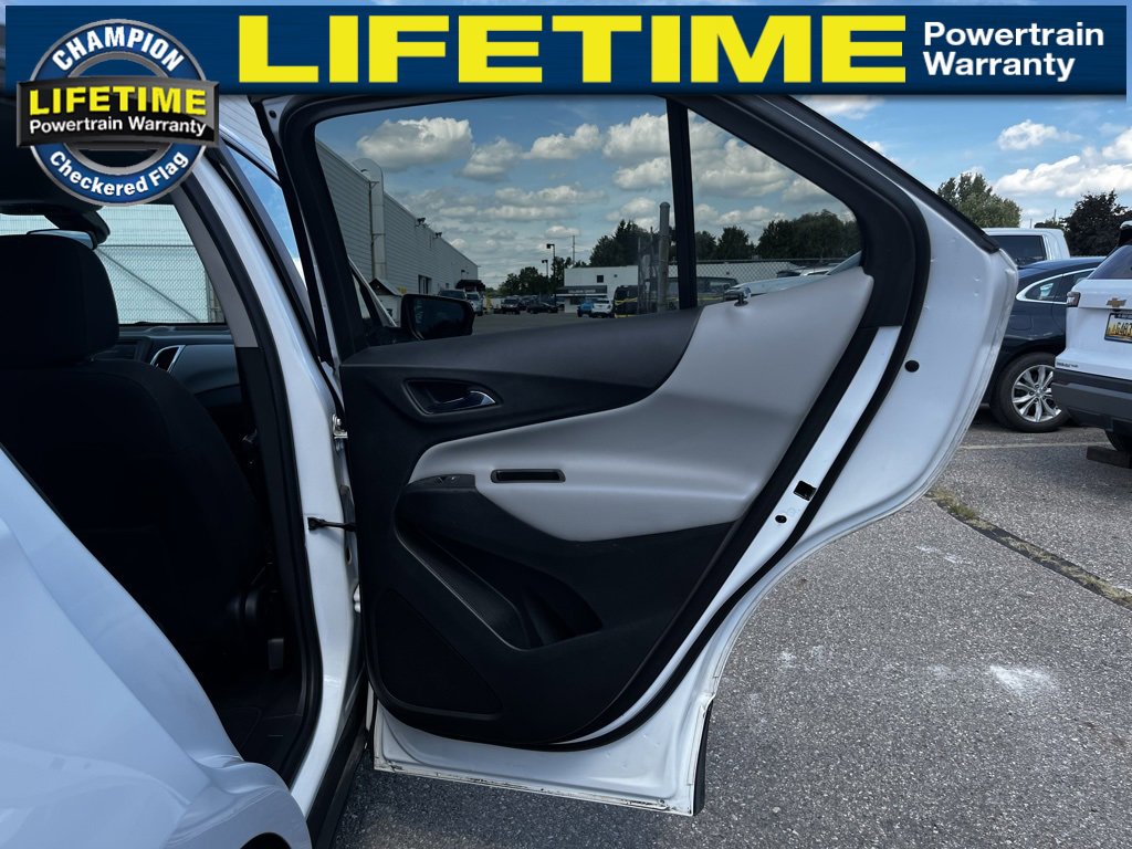 Used 2021 Chevrolet Equinox LT image 23