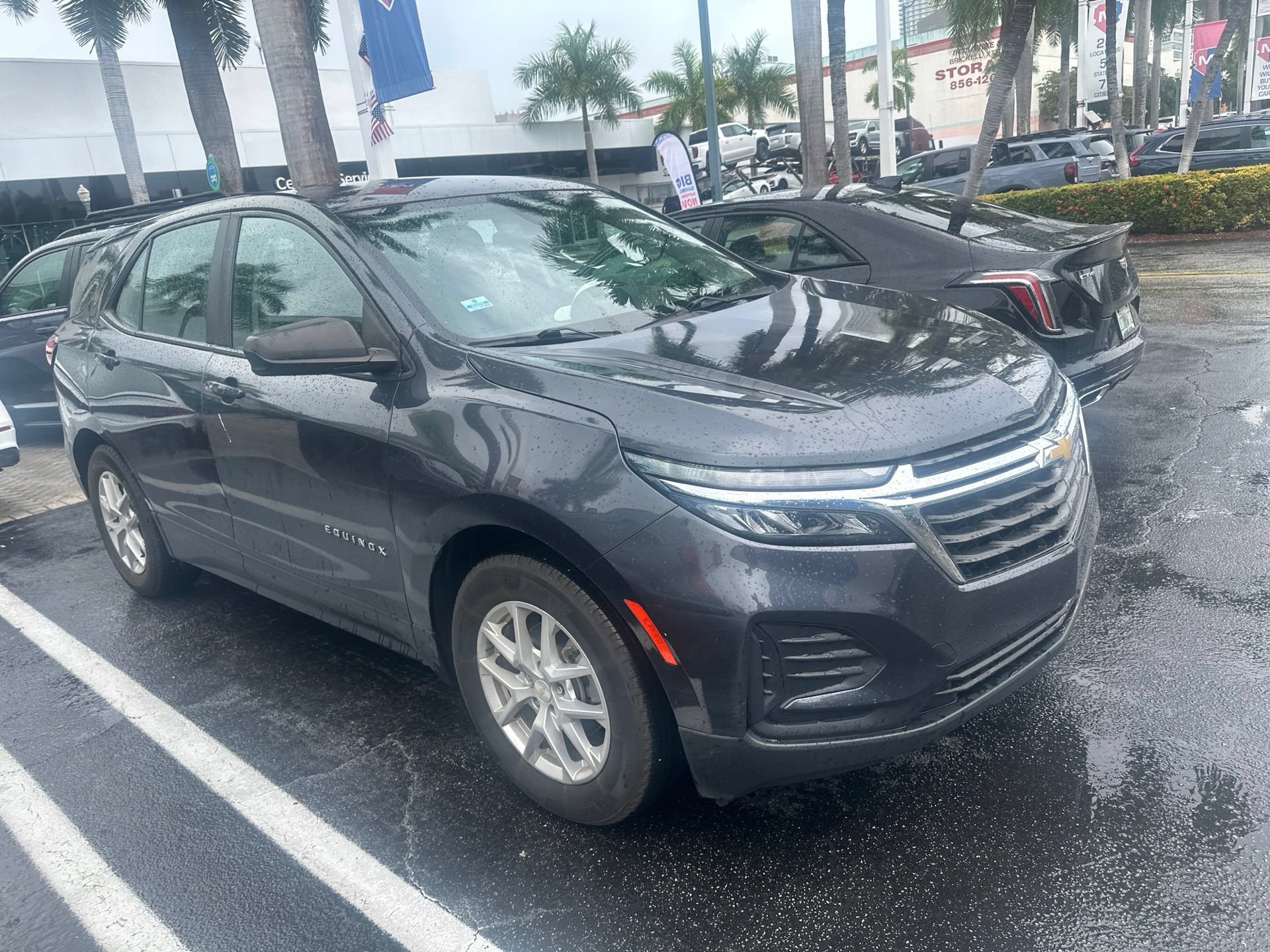Used 2022 Chevrolet Equinox LS FWD image 1