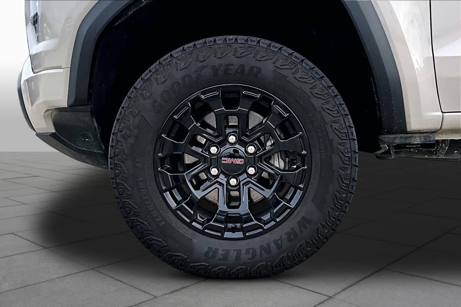 Certified 2026 GMC Canyon Elevation w/ Convenience Package RWD image 12