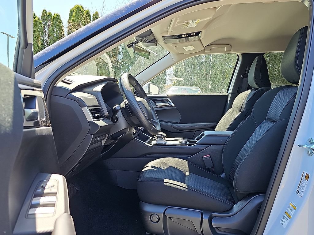New 2026 Mitsubishi Outlander ES AWD/4WD image 9