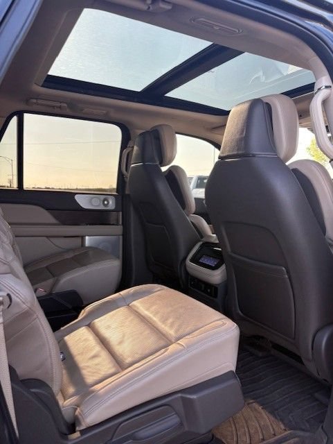 Used 2023 Lincoln Navigator L Reserve AWD/4WD image 20