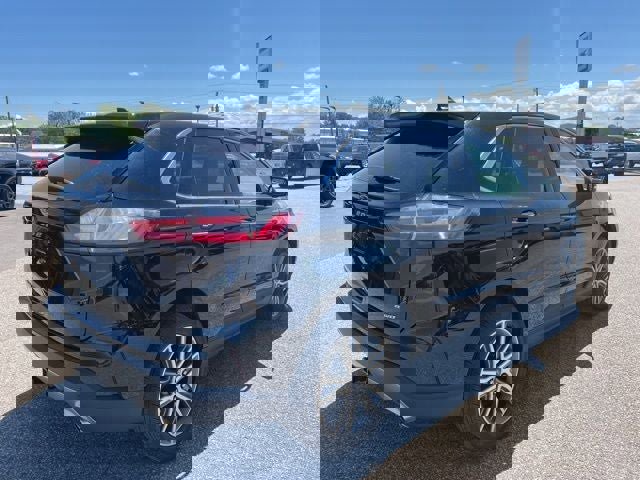 Used 2022 Ford Edge Titanium w/ Class II Trailer Tow Package AWD/4WD image 6