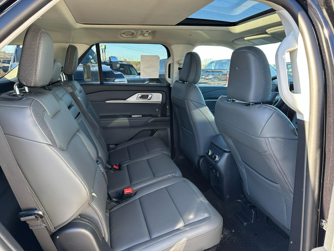 New 2026 Ford Explorer Active w/ Active Comfort Package image 4