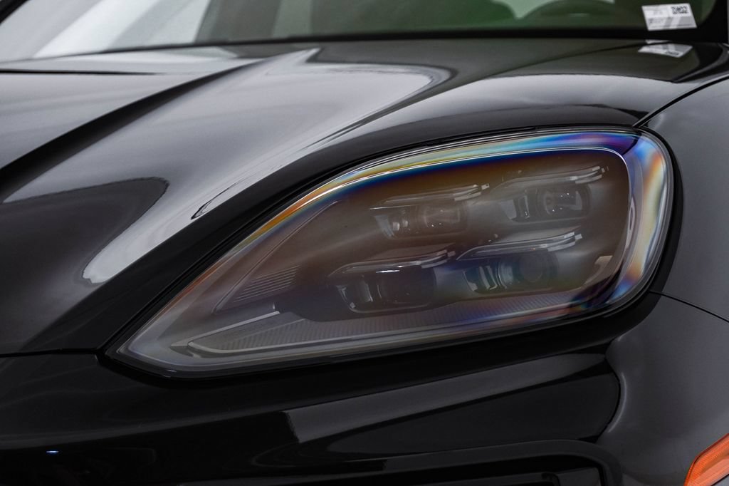 New 2026 Porsche Cayenne GTS AWD/4WD image 7