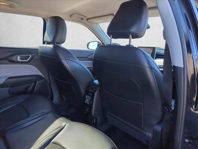 Used 2022 Jeep Compass Latitude image 15