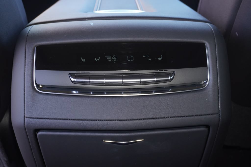 Used 2026 Cadillac Escalade Luxury RWD image 12