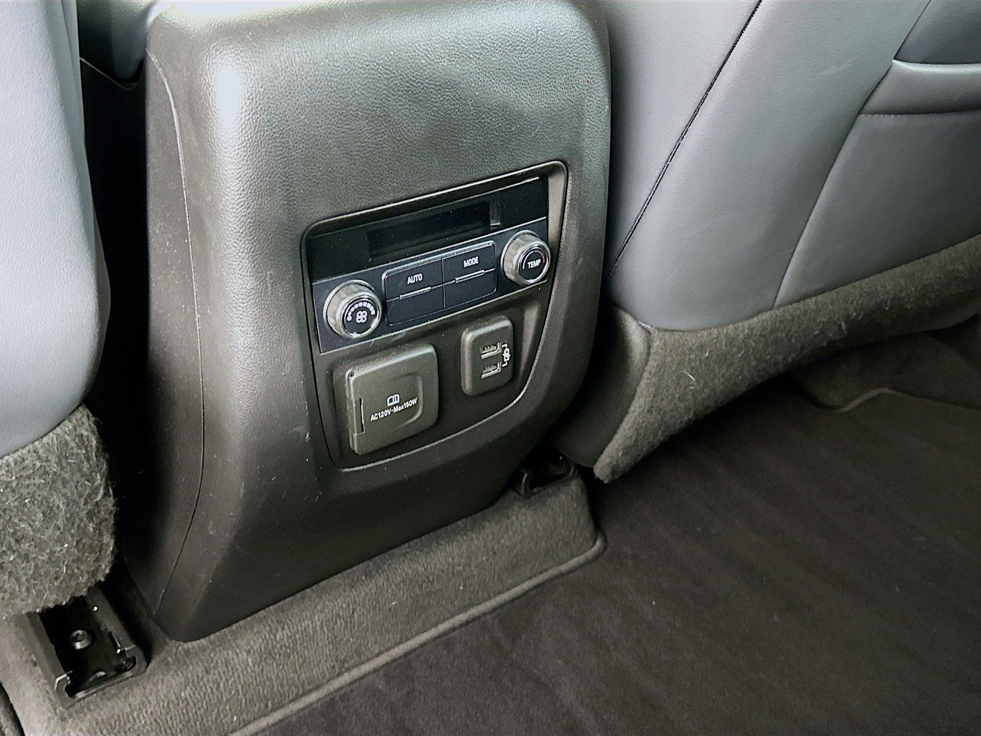 Used 2020 Buick Enclave Essence w/ Sound and Sites Package FWD image 28