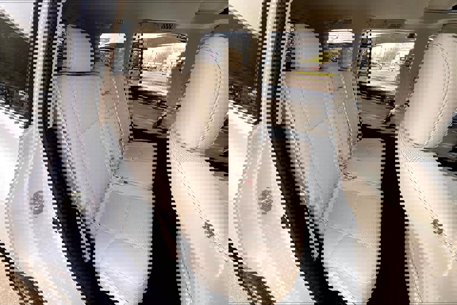 Used 2023 Lexus GX 460 Premium w/ Premium Package image 19