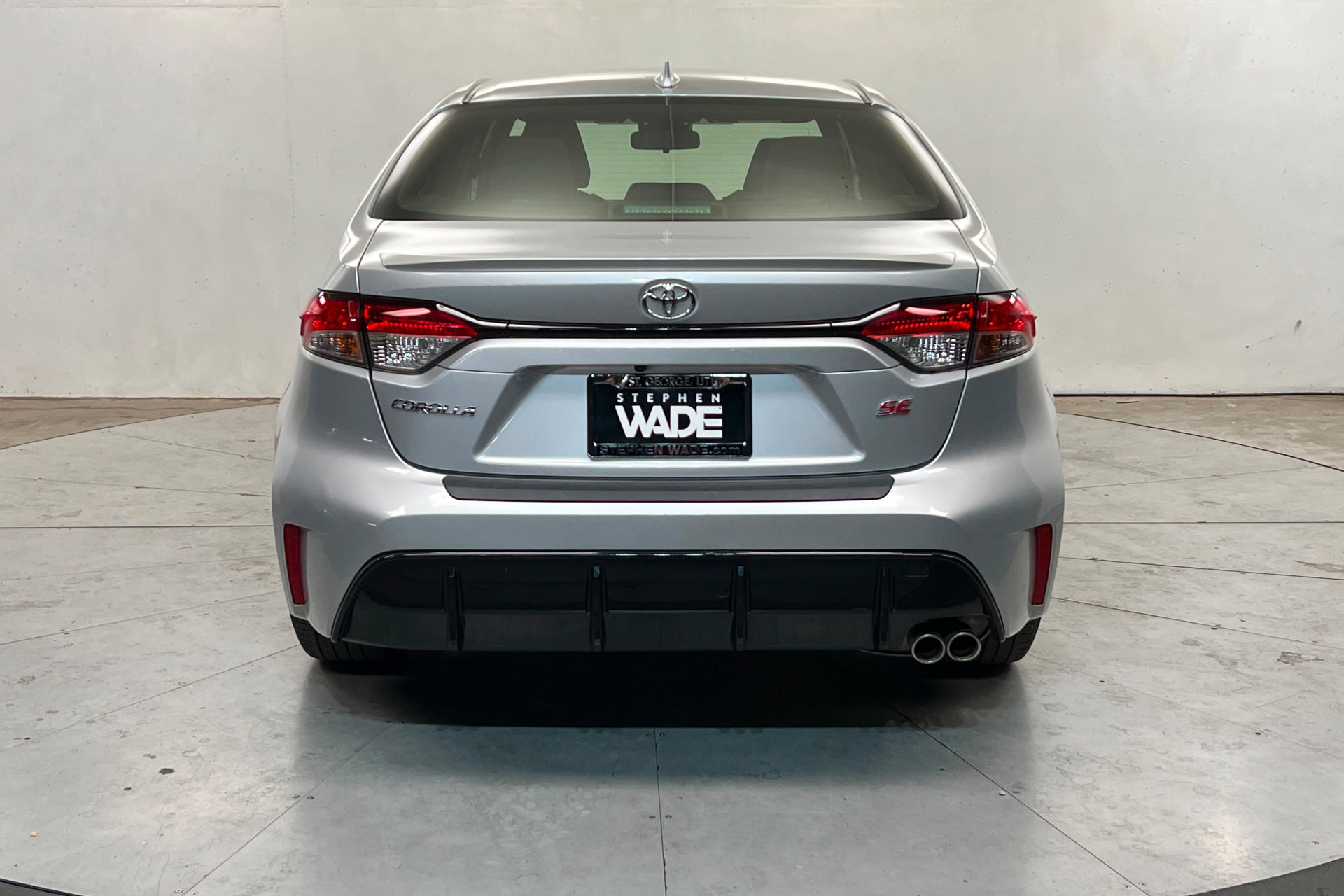 Used 2023 Toyota Corolla SE w/ SE Premium Package image 5