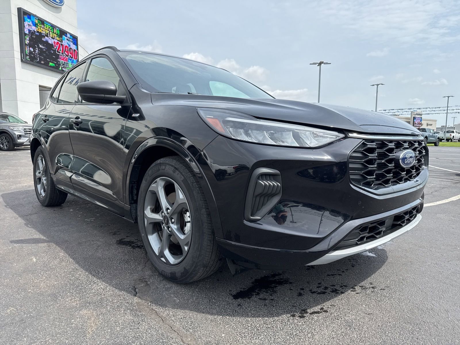 Used 2023 Ford Escape ST-Line w/ Tech Pack #1 image 3