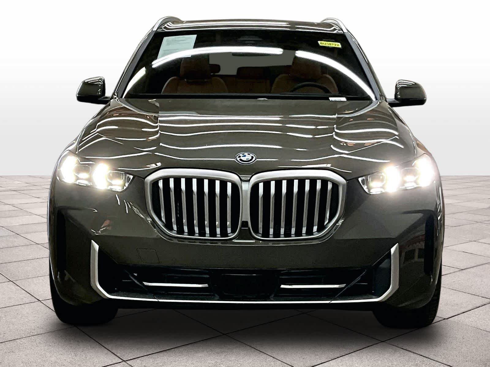 Used 2026 BMW X5 xDrive50e w/ Executive Package AWD/4WD image 3