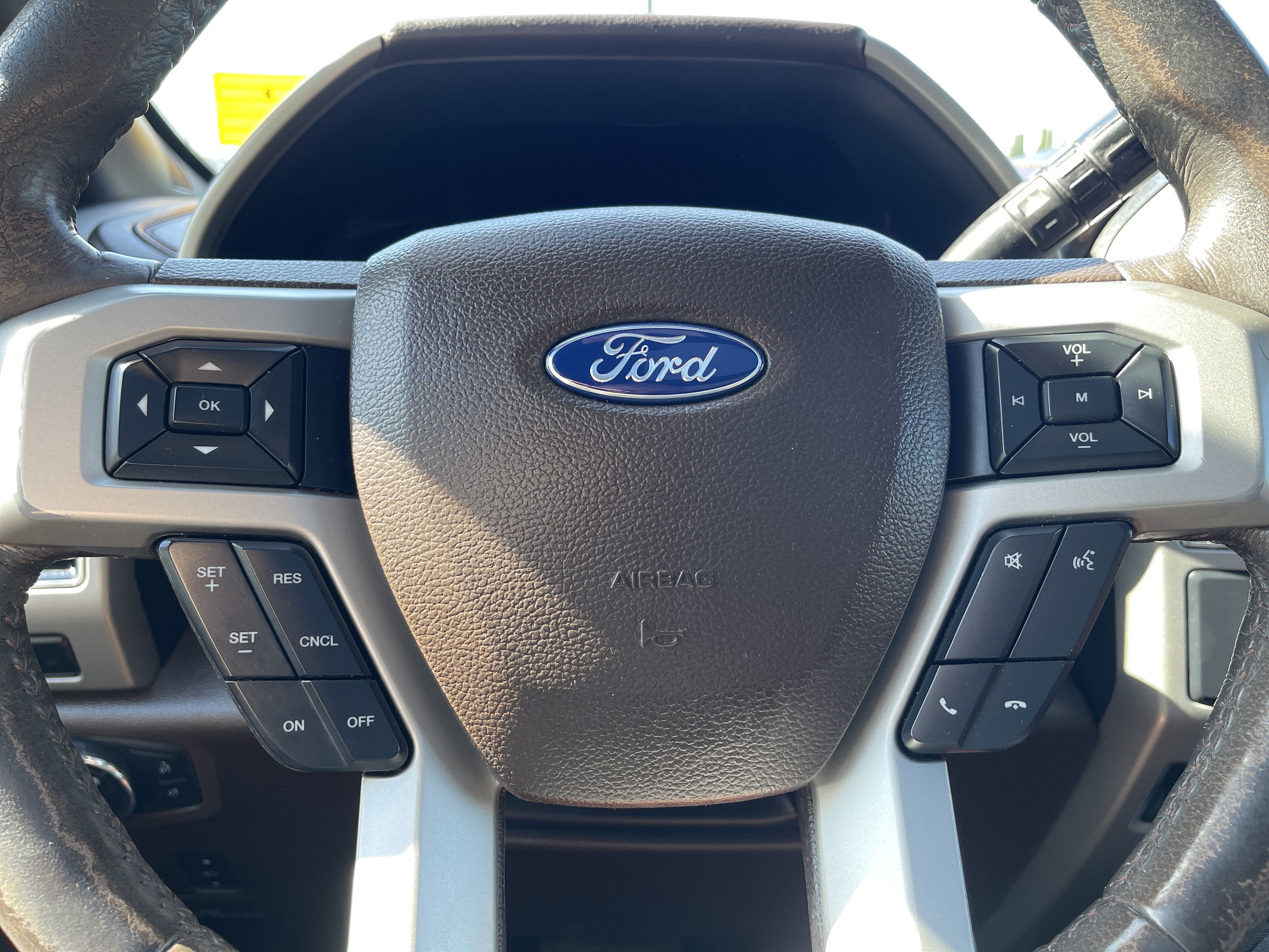 Used 2019 Ford F350 King Ranch w/ King Ranch Ultimate Package AWD/4WD image 17