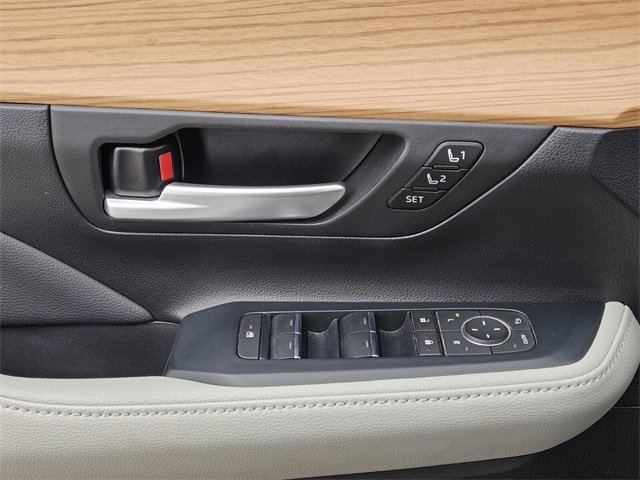 Used 2024 Toyota Grand Highlander Limited image 27