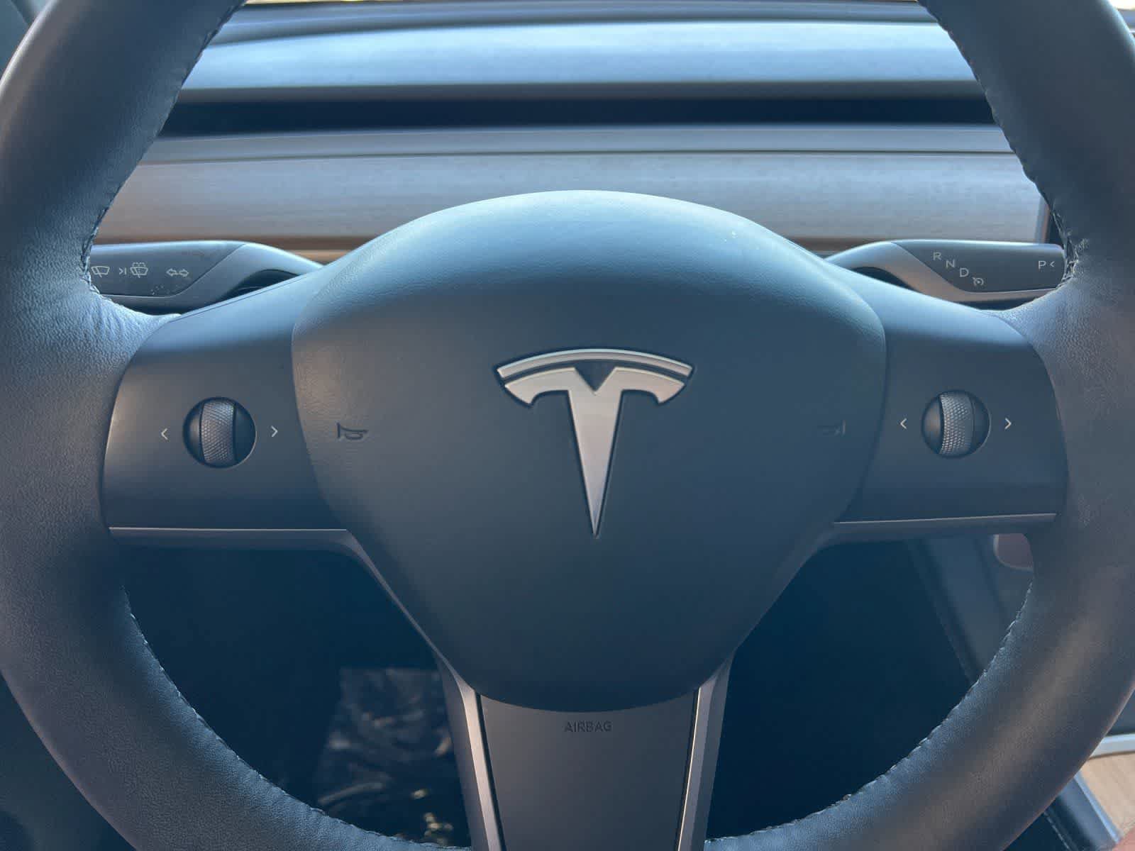 Used 2022 Tesla Model Y Long Range AWD/4WD image 24