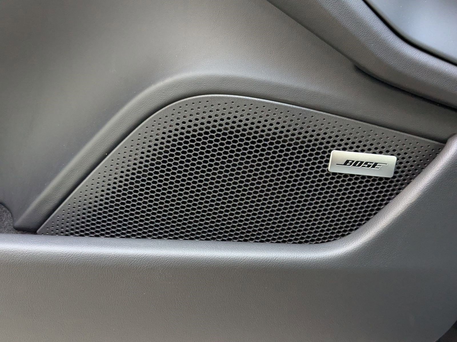 New 2026 Porsche Taycan 4S AWD/4WD image 14