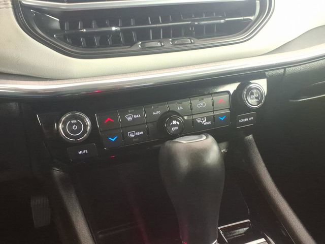 Used 2024 Jeep Compass Limited image 22