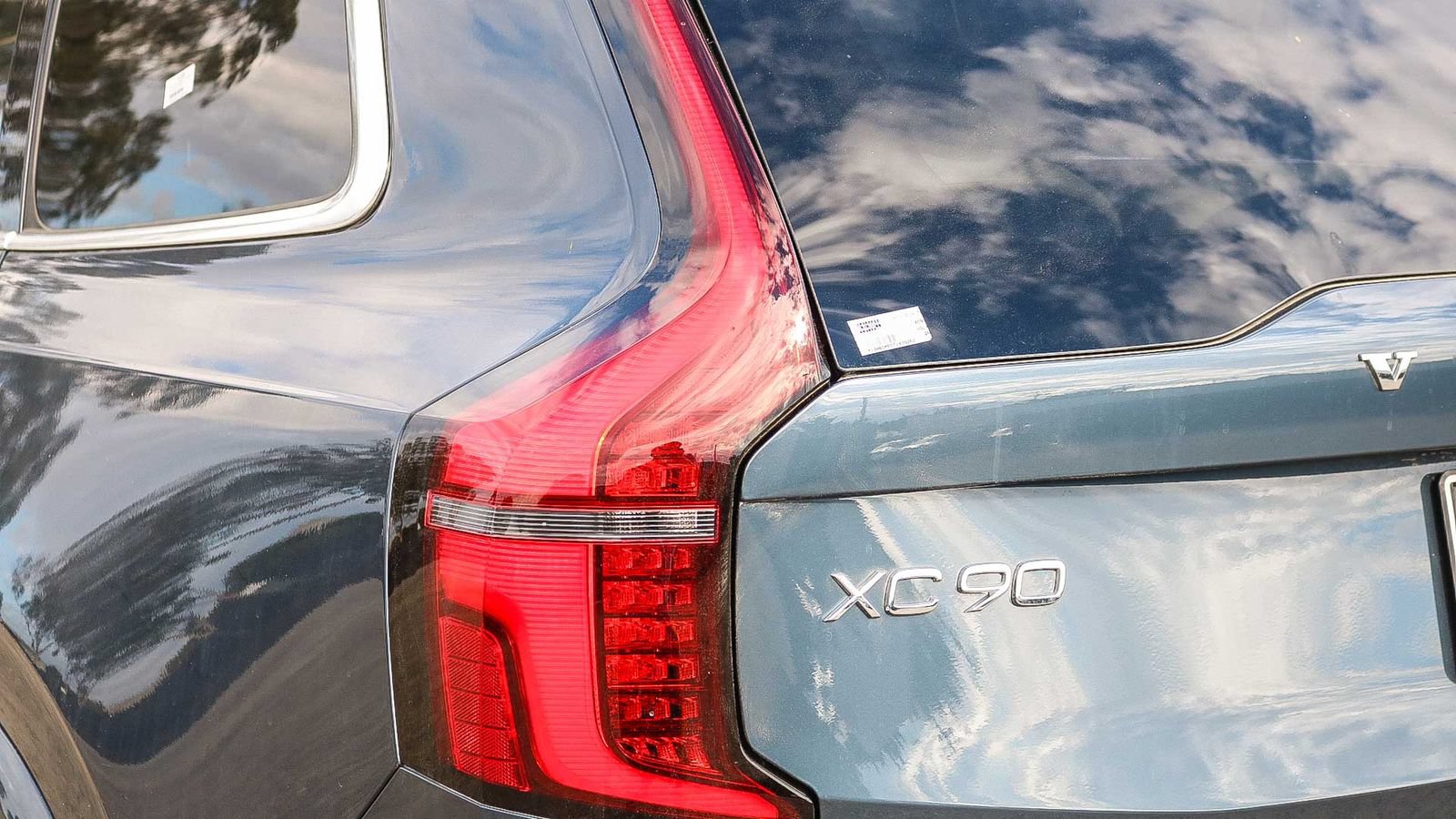 New 2026 Volvo XC90 T8 Plus AWD/4WD image 9