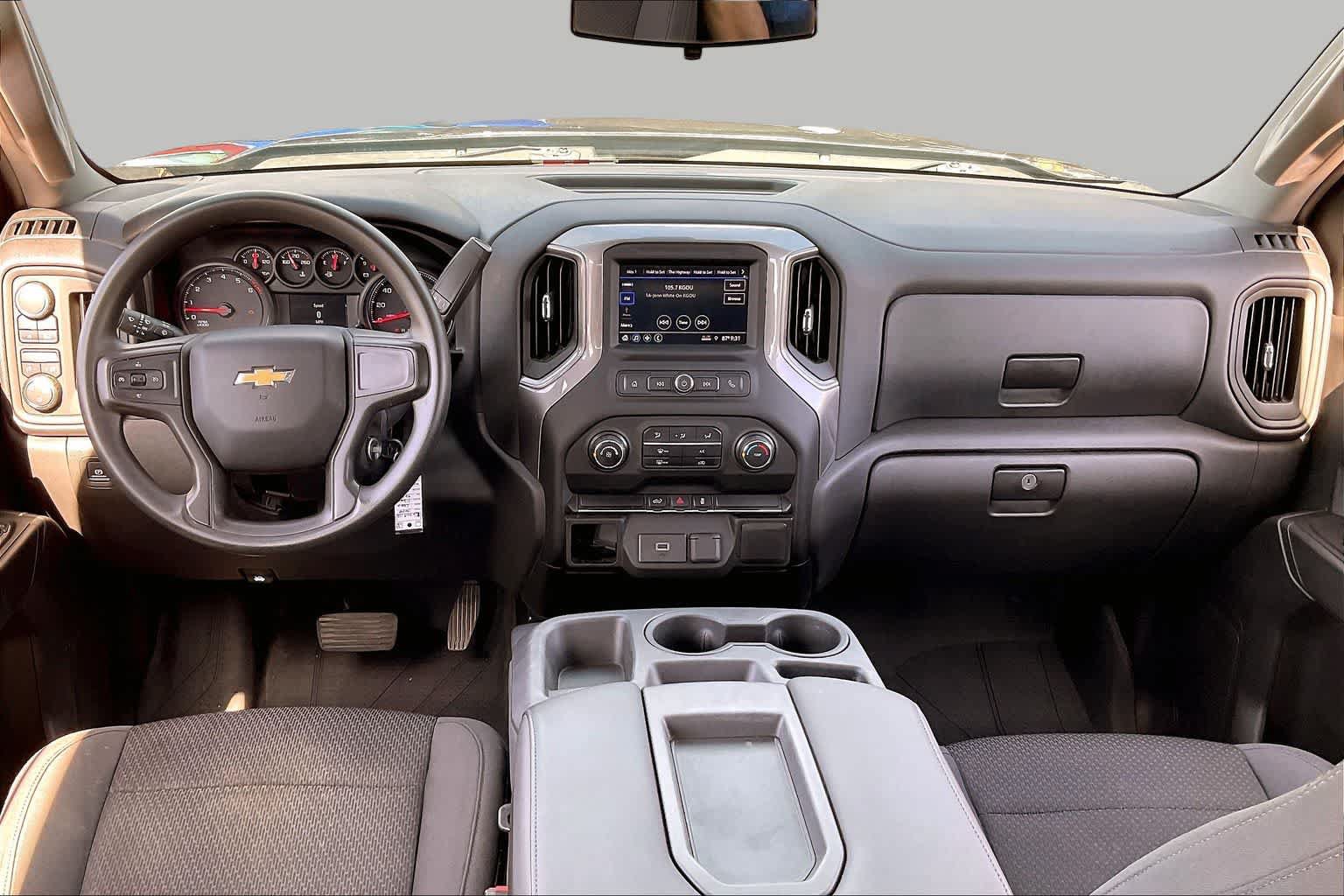 Used 2020 Chevrolet Silverado 1500 Custom w/ Custom Value Package AWD/4WD image 15