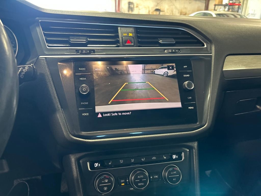 Used 2019 Volkswagen Tiguan SE image 18