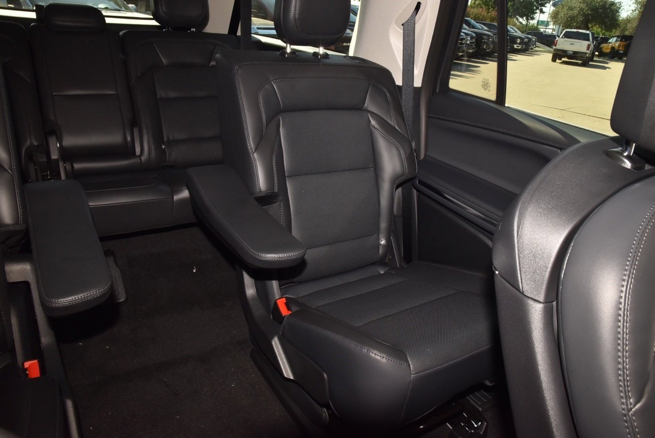 New 2025 Lincoln Navigator L Reserve image 29