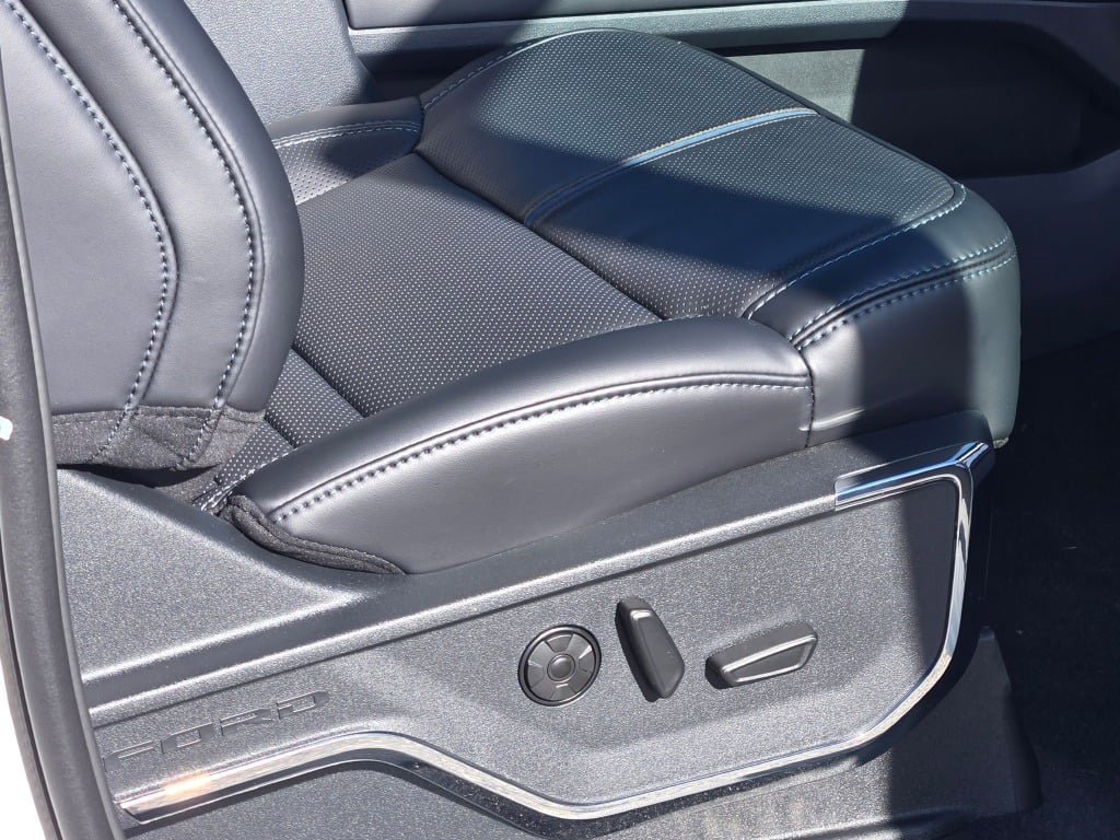 New 2026 Ford F350 Platinum w/ FX4 Off-Road Package image 6