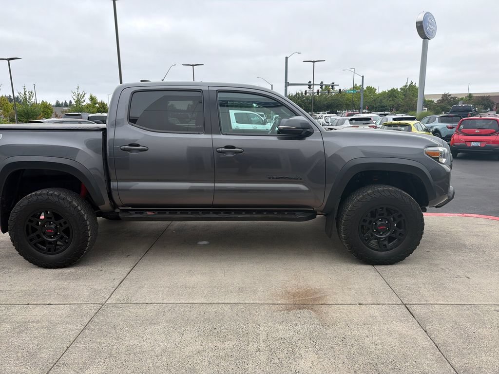 Used 2020 Toyota Tacoma TRD Off-Road AWD/4WD image 5